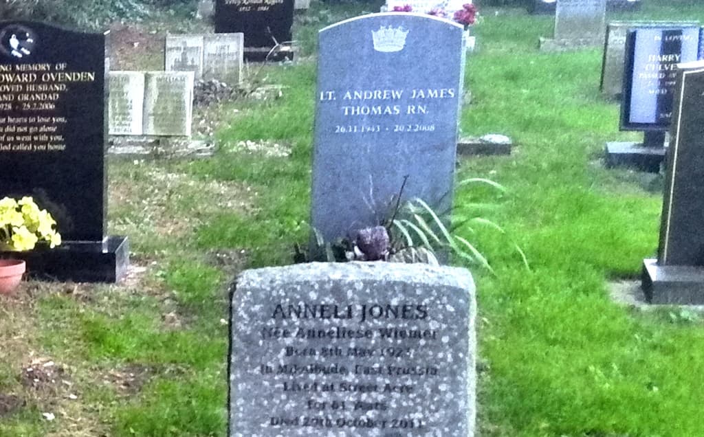 Gravestones at St Nicholas-at-Wade